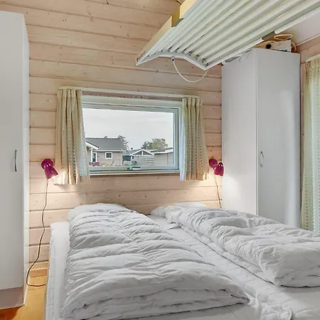 Vakantiehuis Lovely In Sjolund With Sauna
